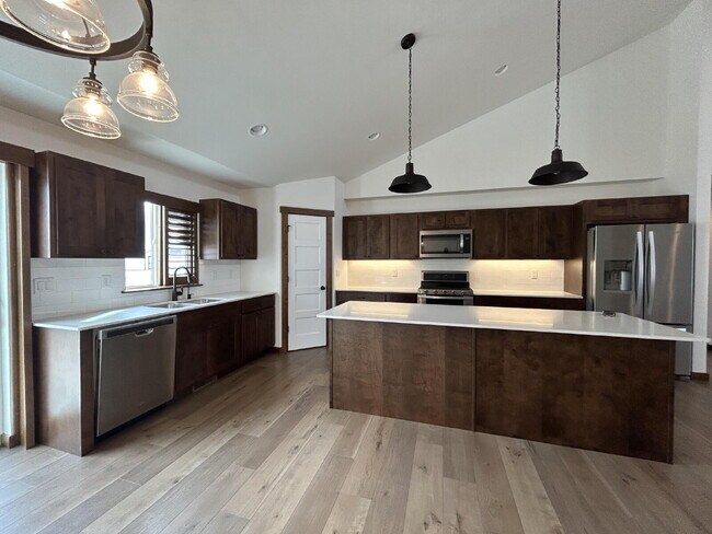 Building Photo - Luxury 4 Bed / 2 Bath Home on .84 Acres – 3 Car Garage – RV Parking