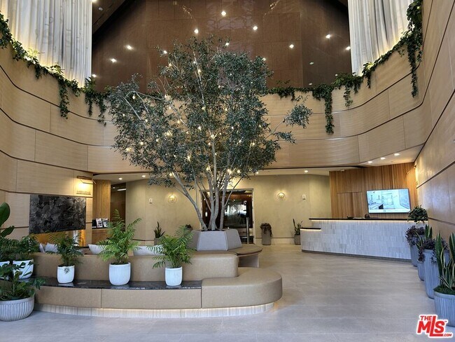 Building Photo - 1100 Wilshire Blvd