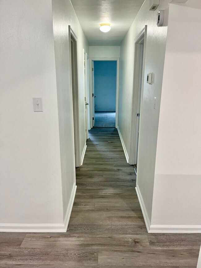 Building Photo - 3BD/2BA Home minutes from Dam Neck/Oceana Bases! Updated Throughout! Attached One Car Garage!