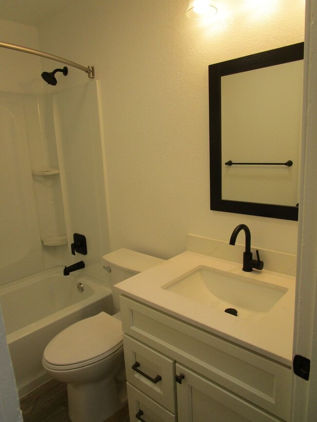 Building Photo - MOVE-IN SPECIAL: $500 OFF 1ST MONTHS RENT ...