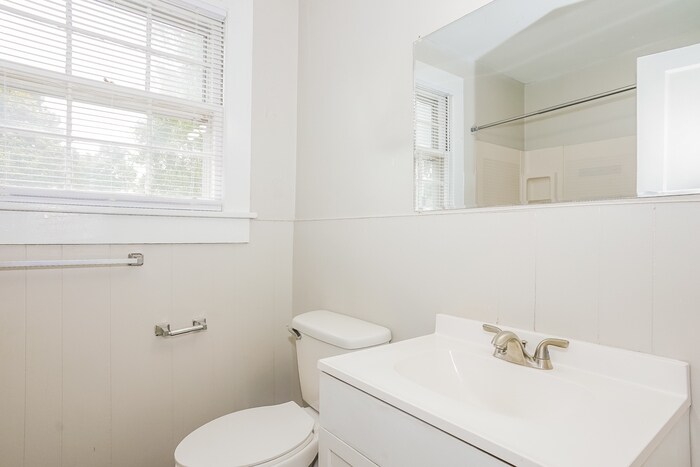 Building Photo - 2358 Forster St