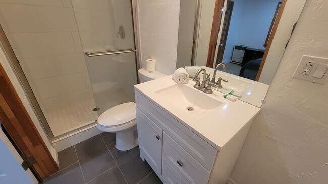 Building Photo - Move-In Ready 3 Bedroom, 2 Bath Home with ...