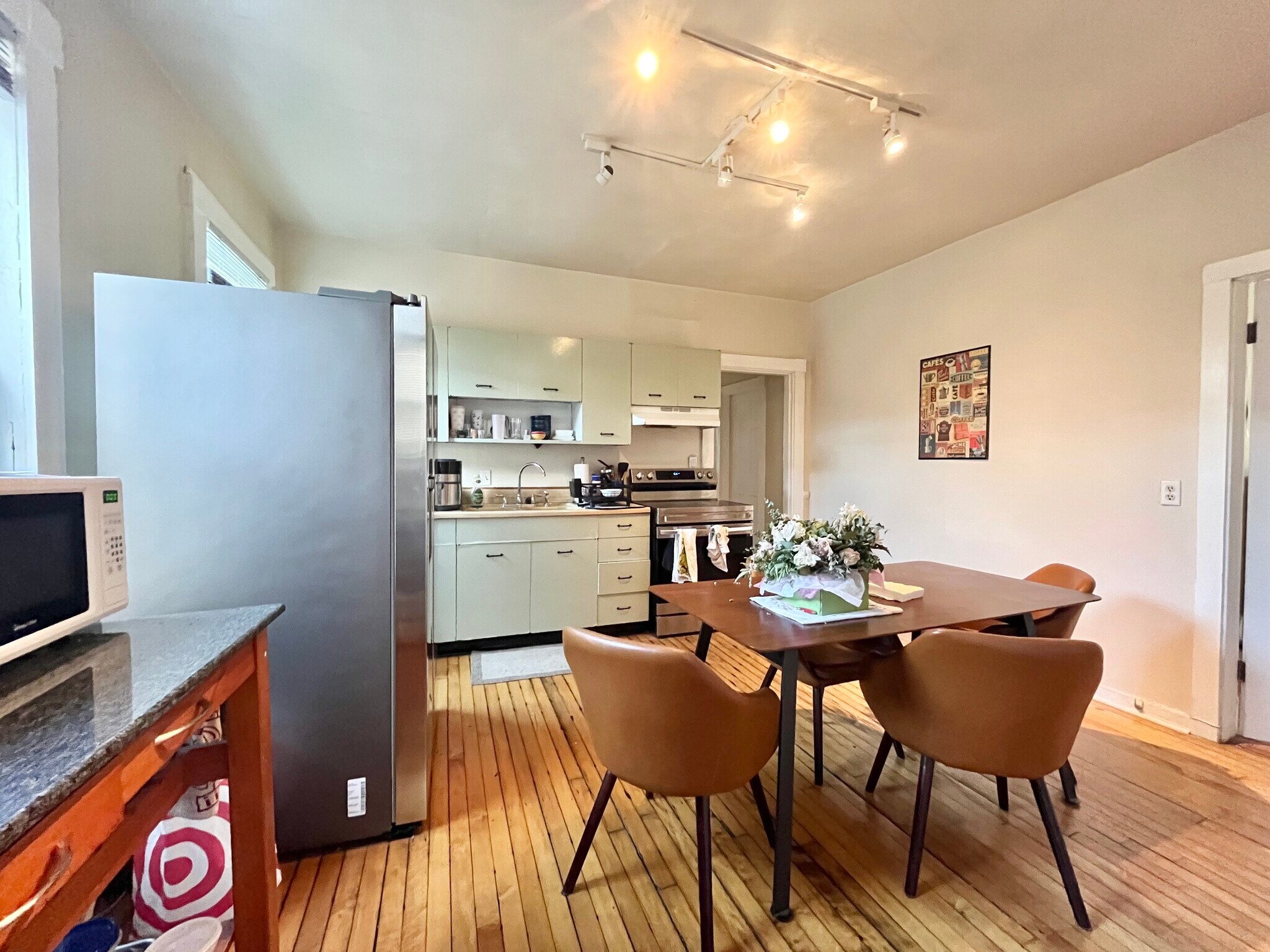 Building Photo - 19 Sachem St