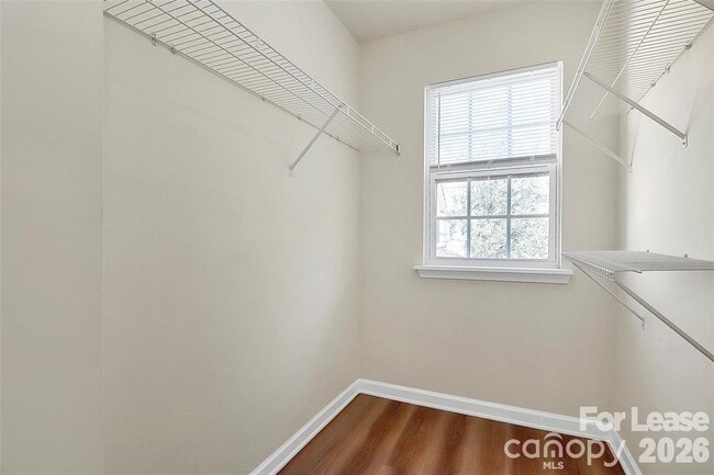 Building Photo - 915 Par One Ct