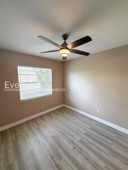 Building Photo - 12849 Tallowood Dr