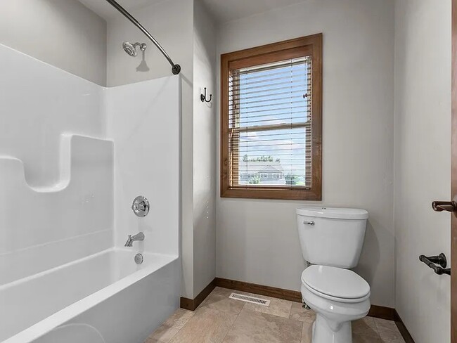 Building Photo - 1108 Craftsmen Ct