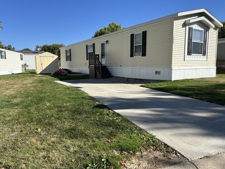 Primary Photo - 12501 Apple Ln