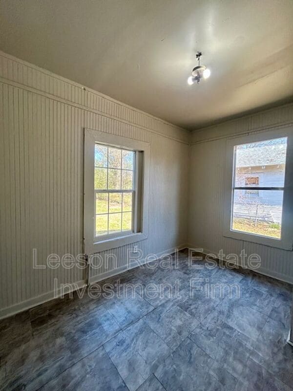 Building Photo - 2544 Dupont St