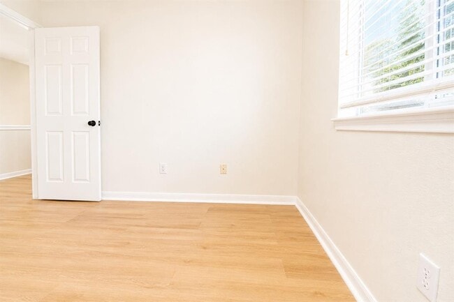 Building Photo - 4205 Bent Wood Ct