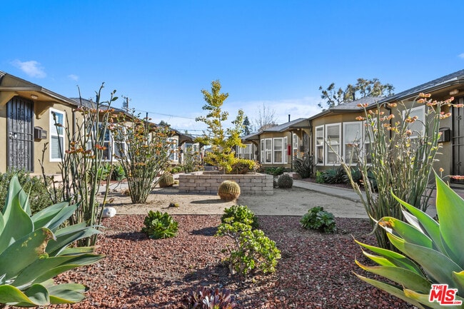 Building Photo - 1332 Ocean Park Blvd