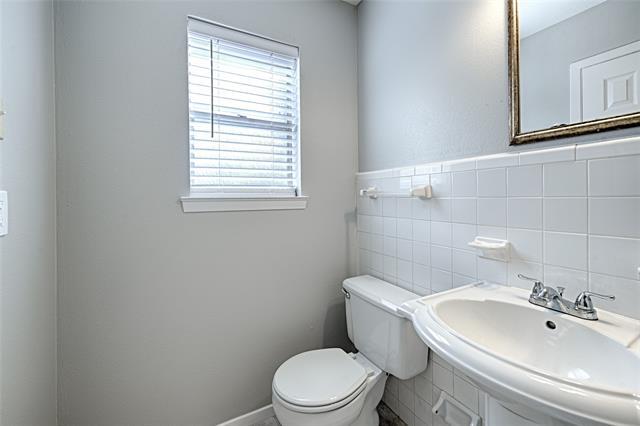 Building Photo - 2304 Meadow Crest