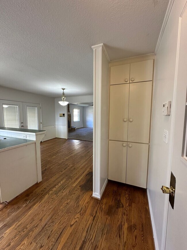 Building Photo - 2507 Dallas Cir