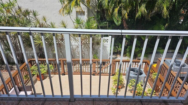 Building Photo - 16446 NE 27th Pl