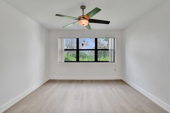 Building Photo - 1040 Homewood Blvd