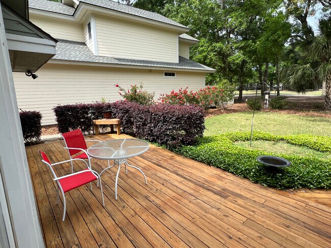 Back Deck - 1407 BB Sams Ct