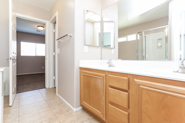Building Photo - 3342 Villa Fiori Ave
