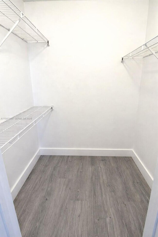 Building Photo - 12620 Vista Isles Dr