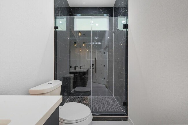 Building Photo - 5029 Van Fleet St