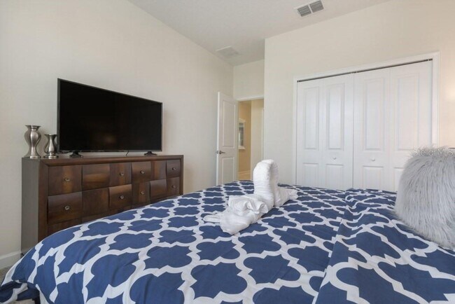 Building Photo - 1560 Flange Dr