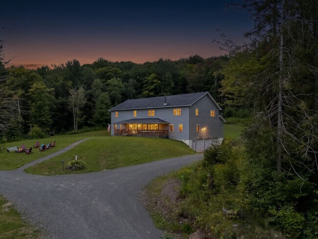 Building Photo - 1724 Calhoun Hill Rd