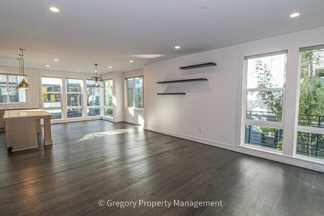 Building Photo - 9631 NE 183rd St