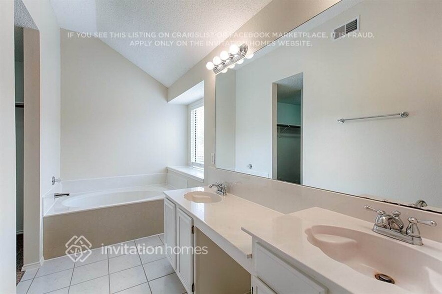 Building Photo - 1417 Creekview Dr