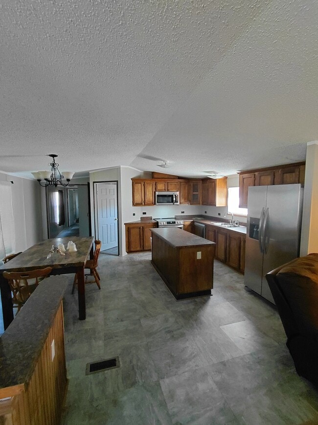 Building Photo - lot 28