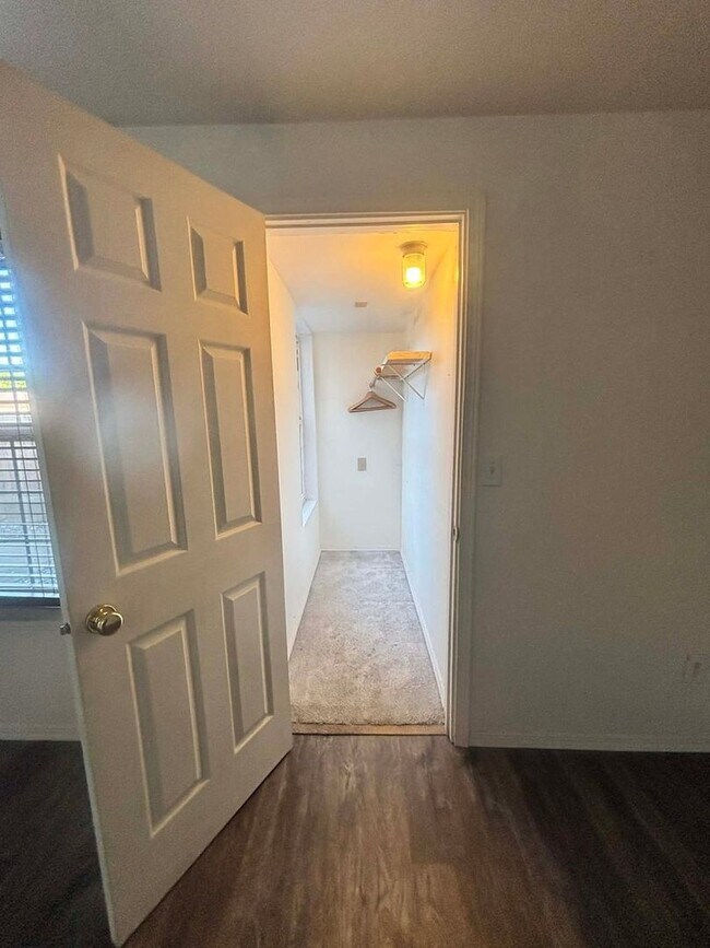 Building Photo - 803 9th Ave NW