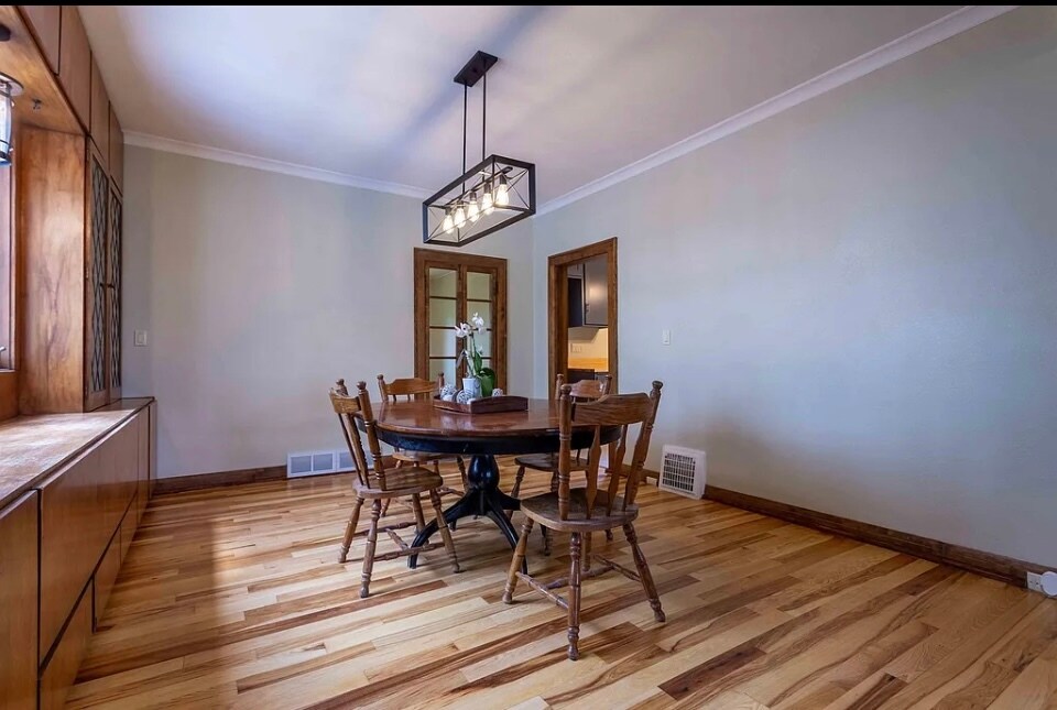 dining room - 1215 Mount Pleasant St