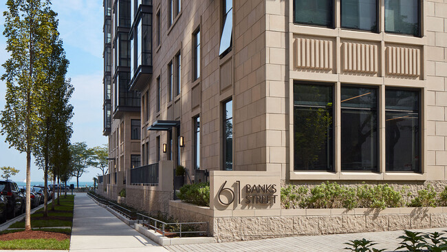 Nestled along the shoreline, 61 Banks Street is steps from the best Chicago has to offer and delivers the ultimate in privacy, luxury and service in a rental residence. - 61 Banks Street