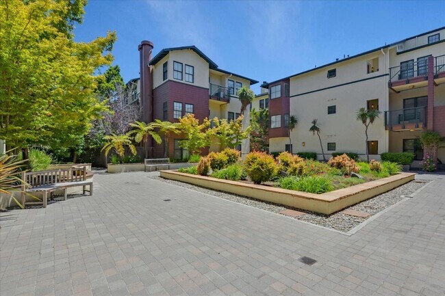 Building Photo - 435 Sheridan Ave