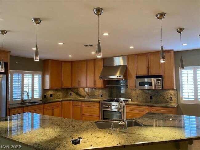 Building Photo - 2817 Via Avanti St