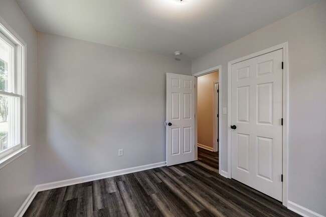 Building Photo - 348 Alberta Dr