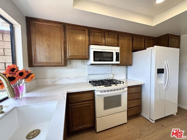 Building Photo - 7756 Sailboat Cir