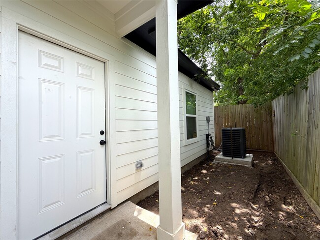 Building Photo - 6708 Conley St