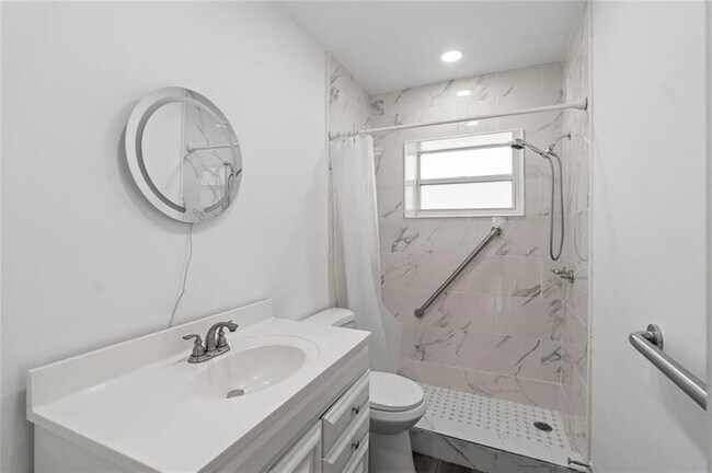 Building Photo - 721 Atlantic Shores Blvd