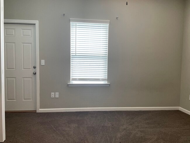Building Photo - 2253 Del Carmel Way