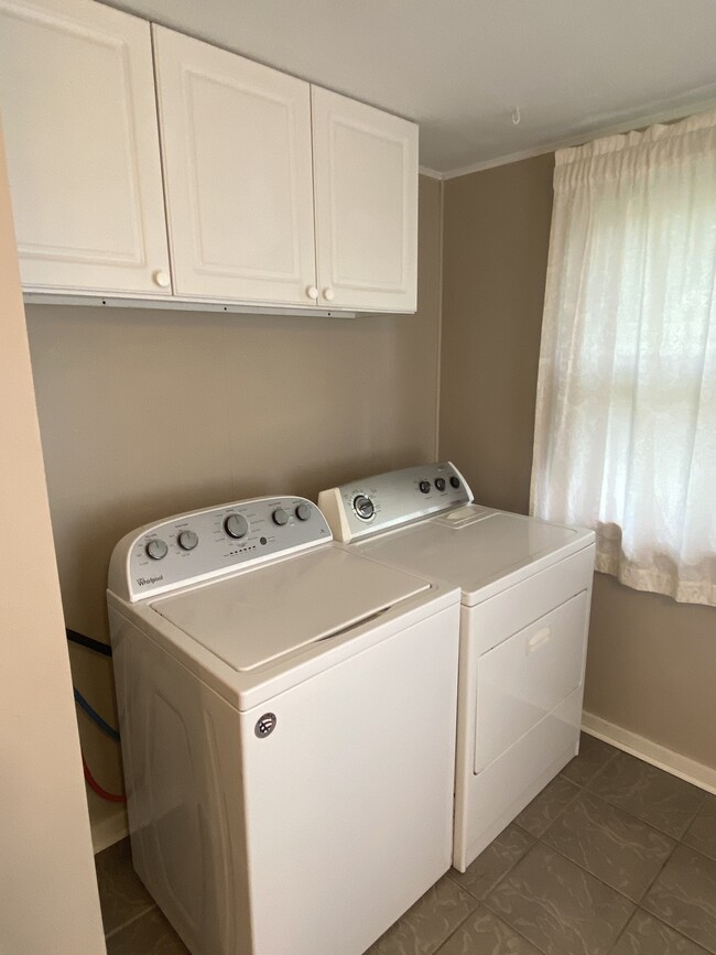 washer/dryer provided - 710 Clark st