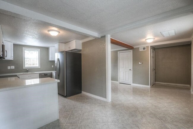 Building Photo - 4809 McEwen St