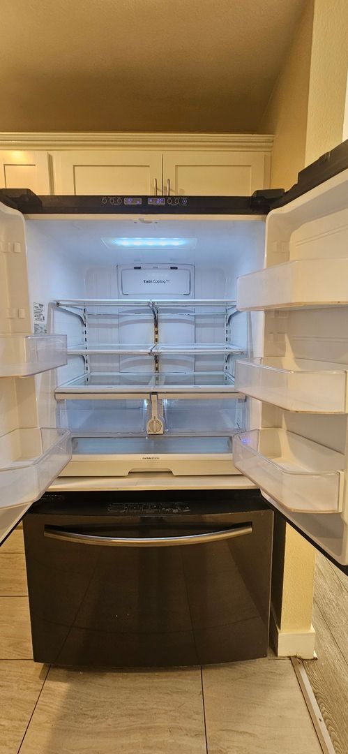 Building Photo - 85(1631)