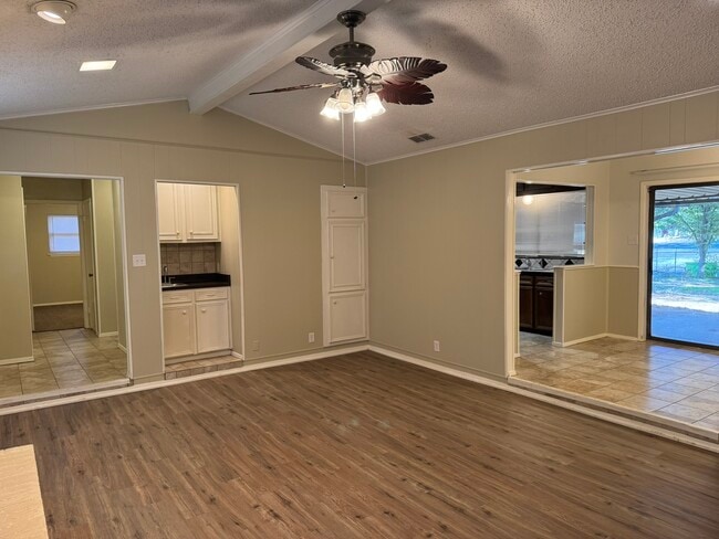 Building Photo - 1524 Timber Creek Dr