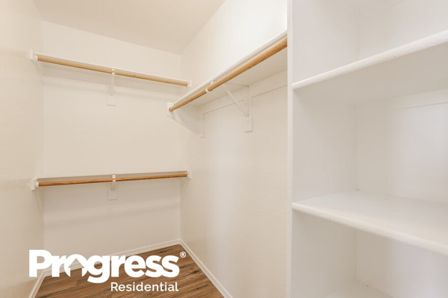 Building Photo - 4332 W Alta Vista Rd