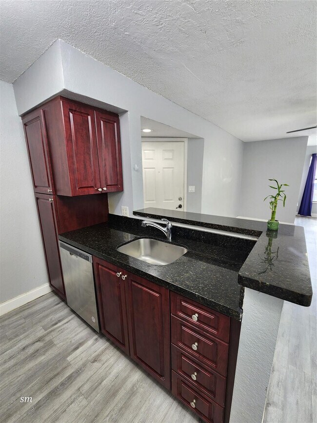 Building Photo - 2736 S University Dr