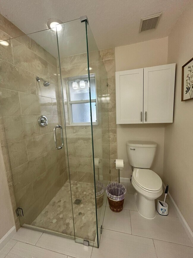 Building Photo - 1140 Staghorn St