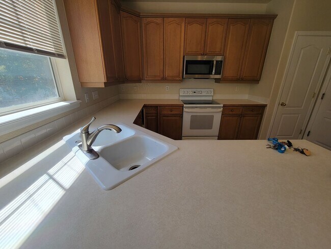 Building Photo - West Longmont 2 story single family home f...