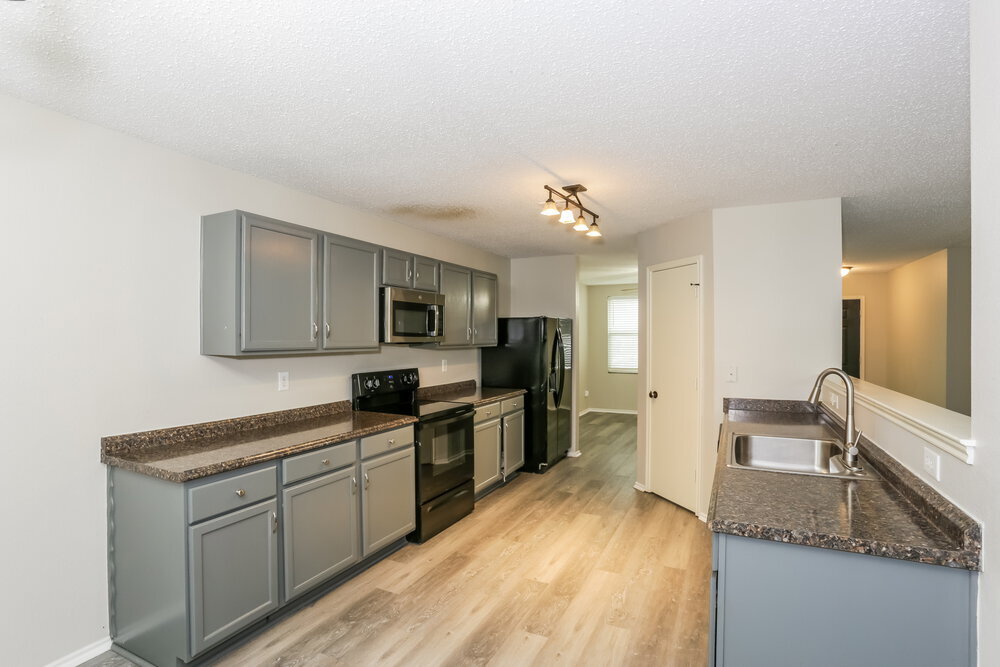 Building Photo - 321 Daisy Ln