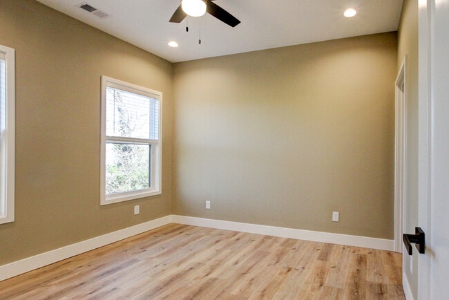 Building Photo - 102 Rosenwald St