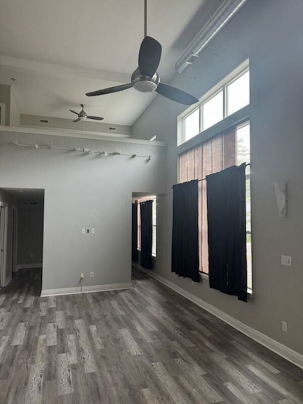 Building Photo - 2415 Brownsboro Rd