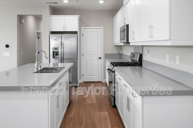 Building Photo - 10912 Jericho Way