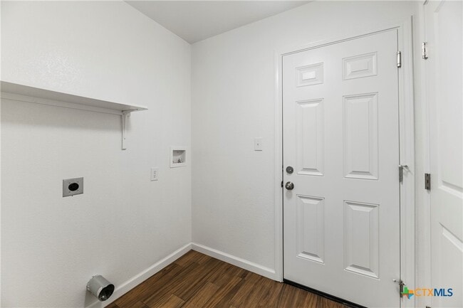 Building Photo - 230 Plum St